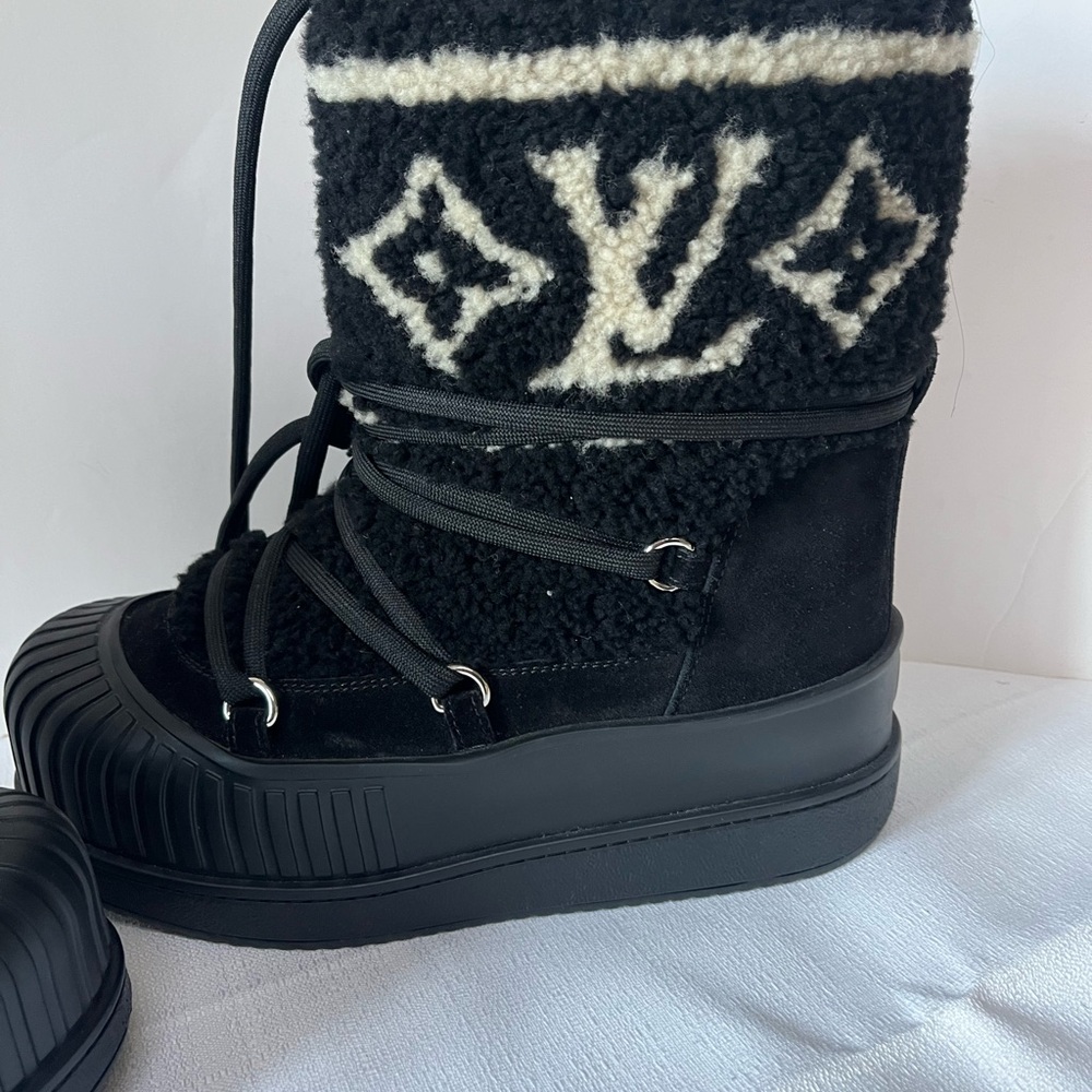 Louis Vuitton fleece polar high  Moon snow boots